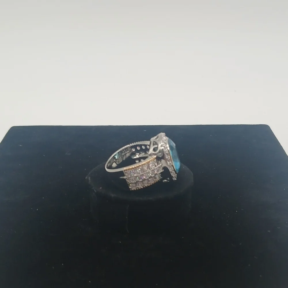 Luxurious Two-Tone 925 Silver Plated Chunky Band Ring - Elegant Court Style​​​